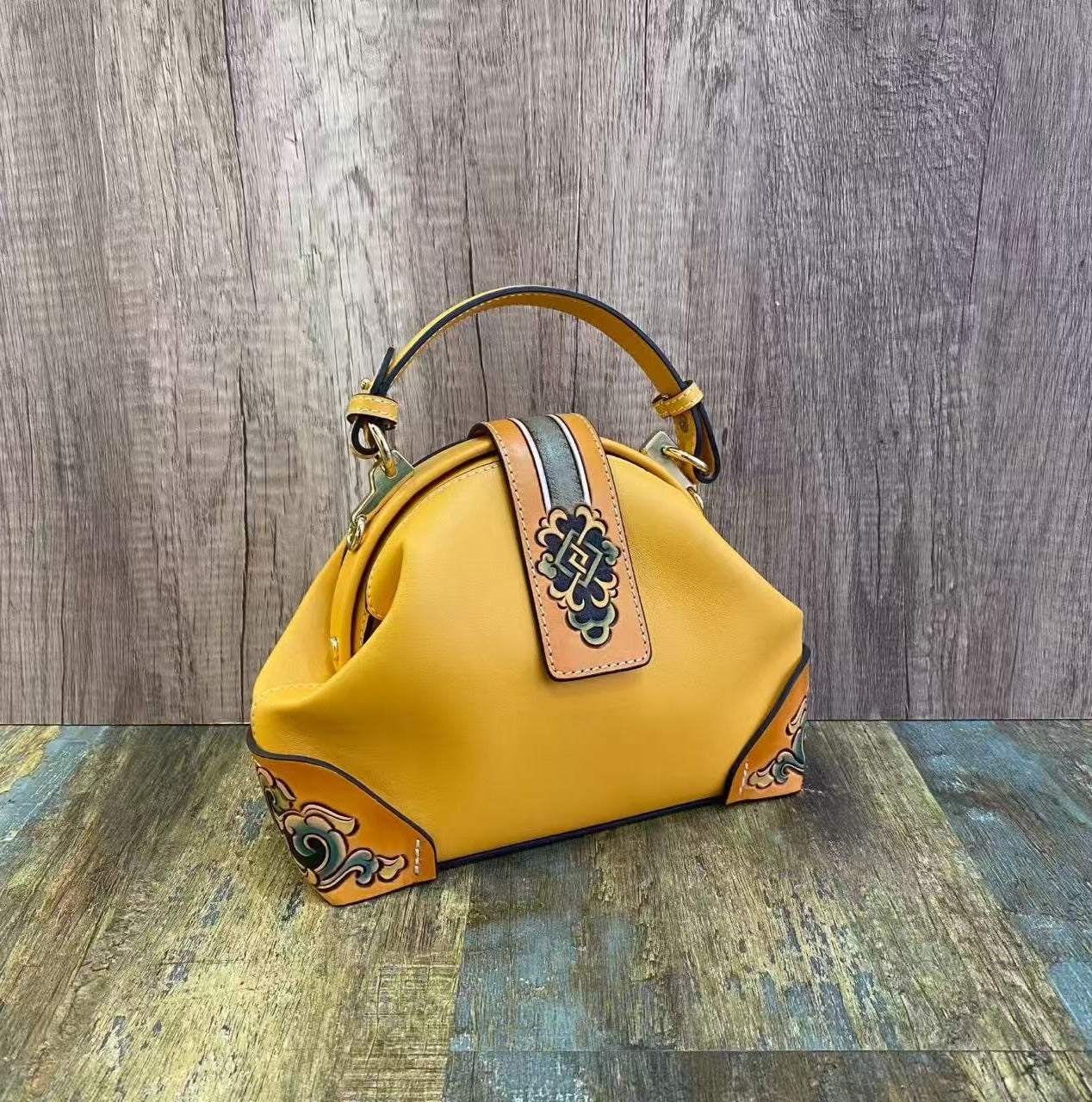 Decorative Bucket & Sculpted Doctor Bag & Floral Saddle Mini Collection